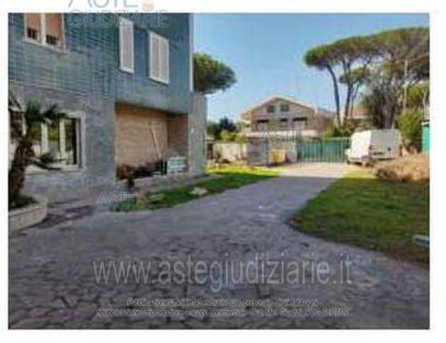 IMMOBILI-ALTRA CATEGORIA-Via Dei Normanni, 44