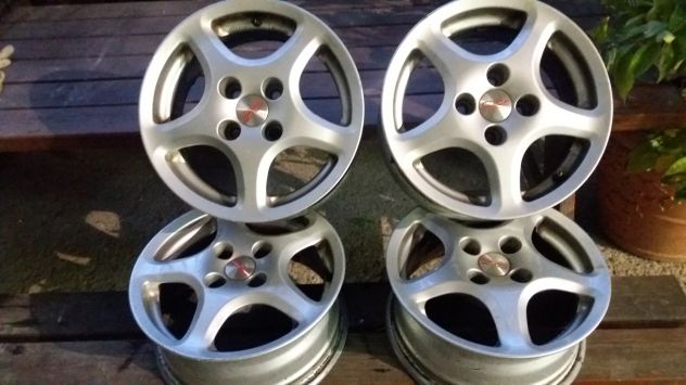 Cerchioni OZ in lega, da 14 pollici. COD: 6JX14FH2