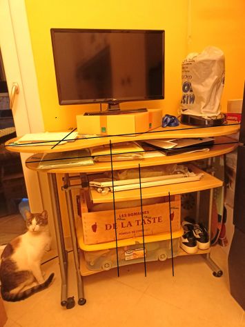 scrivania pc con piani ruotabili a 360 gradi