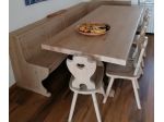 Angolo panca con cassonetto  e tavolo