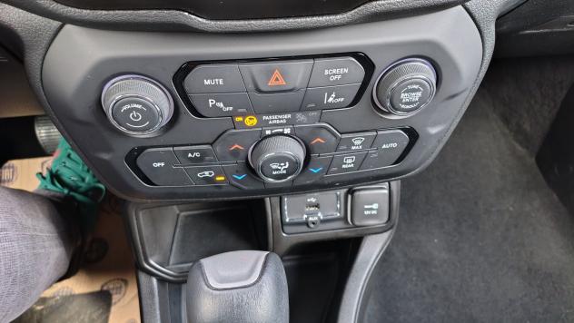 Jeep Renegade e-Hybrid 1.5 T4 MHEV 130cv Limited DDCT - Foto 7