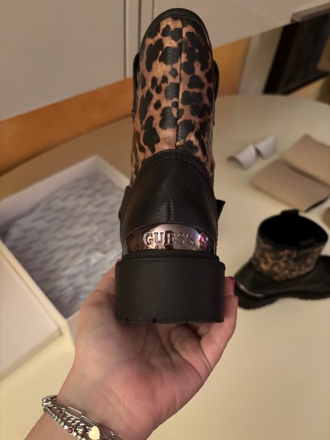 BELLISSIMI STIVALI NUOVI COMPLETI BASSI DA DONNA FIRMATI GUESS ORIGINALI,N 36 - Foto 10