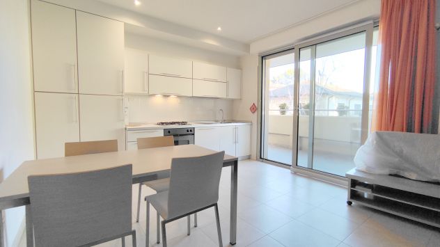 Trilocale nuovo con ampio terrazzo. Affitto estivo Riccione