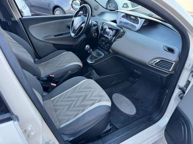 Lancia Ypsilon 1.2 69cv GPL Ecochic Gold - Foto 9