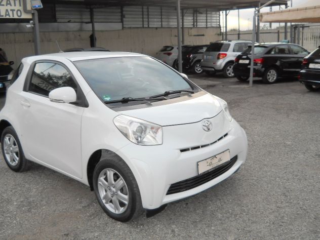 TOYOTA - iQ - 1.4 TURBO-DIESEL 90 CV Executive - Foto 2
