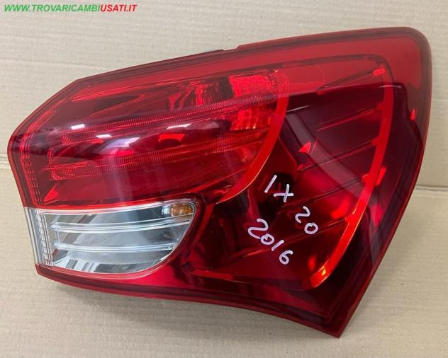 Fanale est. post. dx. IX20  Parti elettriche  Fanaleria  Fanali  Fanale est. post. d HYUNDAI - Ix 20 - 01-04-2015