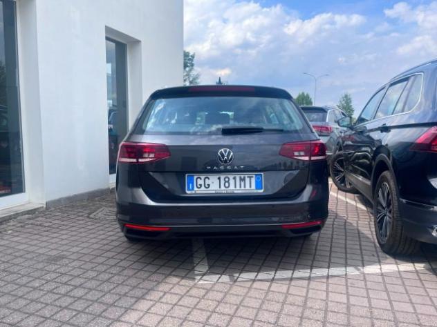 VOLKSWAGEN Passat Variant 2.0 TDI SCR EVO DSG Executive rif. 23776692 - Foto 3
