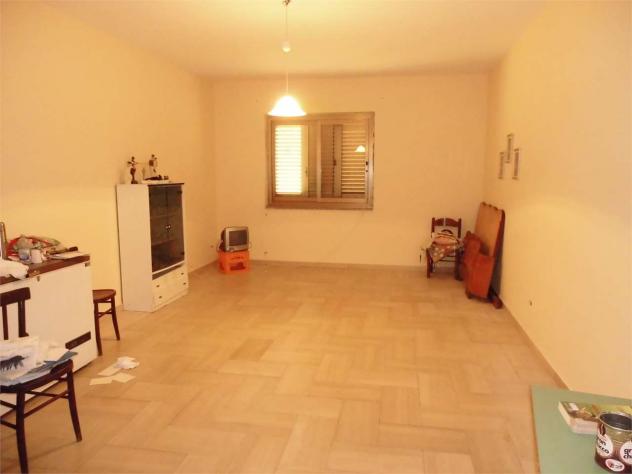 V001607 - VENDESI STABILE DI 680 MQ SU 4 LIVELLI - Foto 2