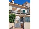 In trattativa privata appartamento recente costruzione 85mq 4/5 vani due livelli