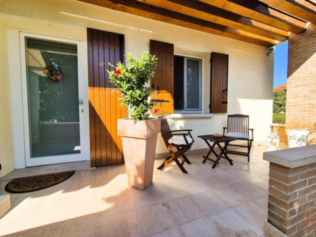 Villa di 268 m² con più di 5 locali e box auto doppio in vendita a Mirano - Foto 2