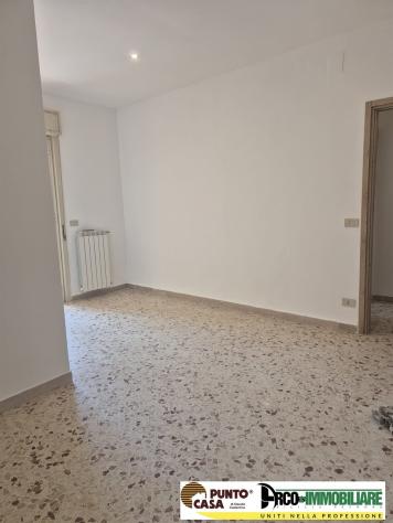 Palermo, Via Grisanti affittasi ampio 2 vani ristrutturato - Foto 7
