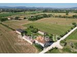 Rustico / Casale di 520 m² con più di 5 locali e posto auto in vendita a Mo &hellip;