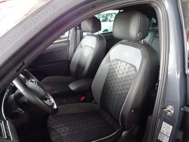 VOLKSWAGEN Tiguan 2.0 TDI 150 CV SCR DSG R-Line rif. 23992655 - Foto 8