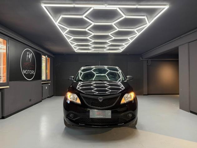 Lancia Ypsilon 1.2 69 CV 5 porte GPL Ecochic Black and Noir