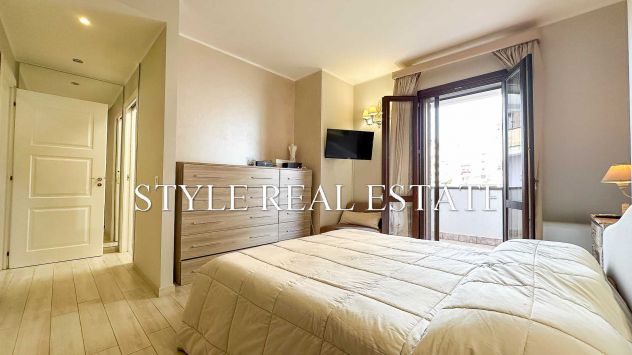 RECENTE APPARTAMENTO CON GARAGE ZONA VILLA POLITI-MONUMENTI - Foto 9