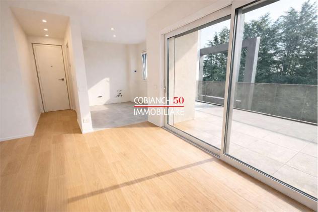 V000836 - NUOVO ATTICO, APE A4, CON ROOF TOP E GARAGE - Foto 8