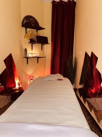 Massaggio da Liliya Tel:3461658332