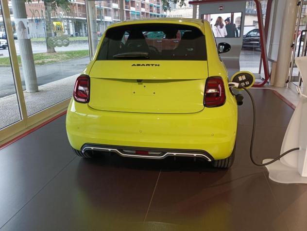 Abarth 500e 3+1 ABARTH Scorpionissima - Foto 8