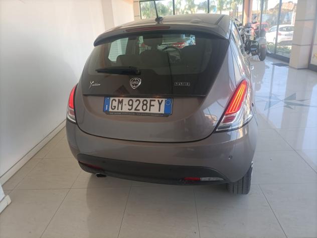 Lancia Ypsilon 1.0 Fire 2023 Hybrid Gold - Foto 7