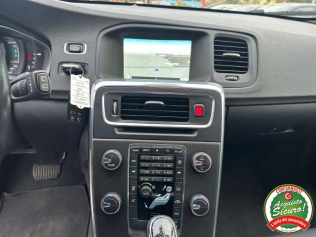 VOLVO V60 Cross Country D3 Geartronic Momentum rif. 22968506 - Foto 9