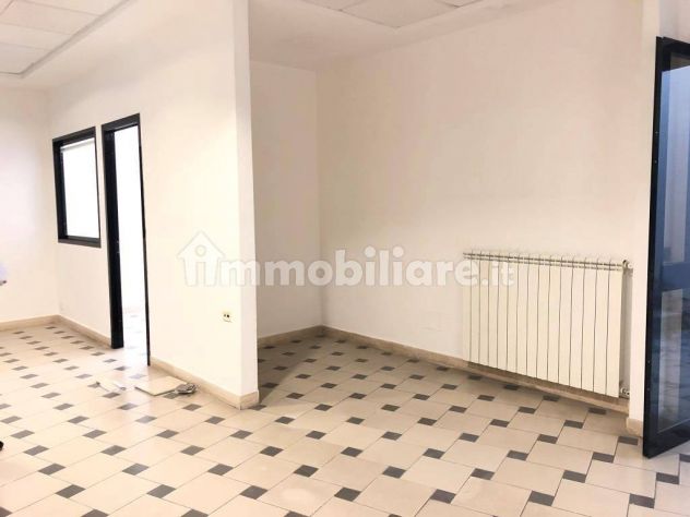 POMEZIA CAPANNONE MQ. 2250 COMPLESSIVI AFFITTASI - Foto 4