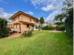 BIFAMILIARE di 8 vani e di 150 mq (PIETRASANTA) rif. 038