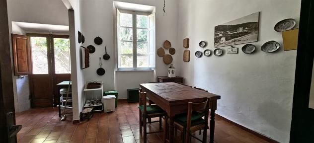 Villa d'epoca con ampi spazi esterni - Foto 11