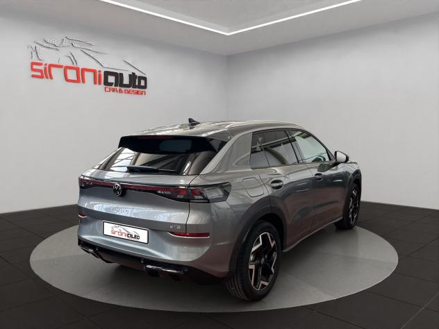 Volkswagen T-Roc T-Roc 1.5 etsi R-Line 150cv dsg - Foto 8