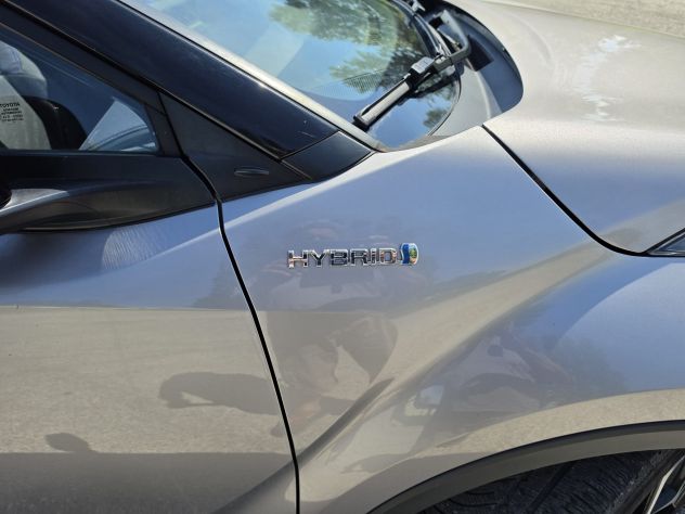 TOYOTA C-HR HYBRID 1.8 - Foto 2