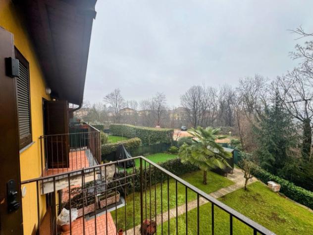 Appartamento di 82 m² con 3 locali in vendita a Lozza - Foto 5