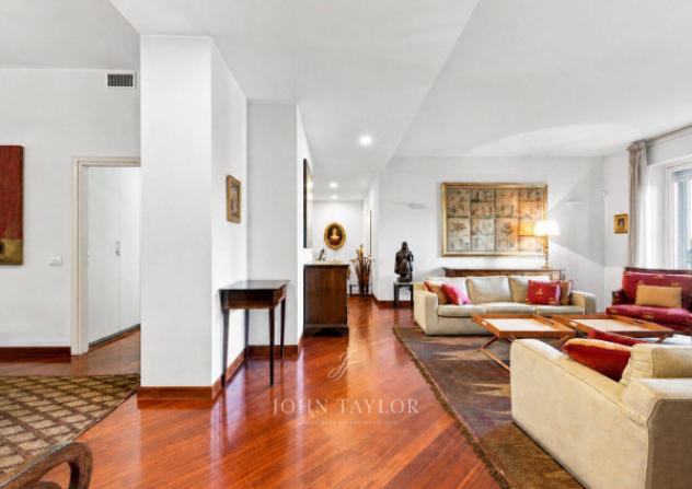 Appartamento di 230 m² con 5 locali e box auto in vendita a Milano - Foto 3