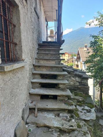 V000450 - CASA ANTICA CON RUSTICI E TERRENO - Foto 9