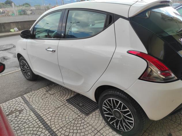Lancia Ypsilon 2016 0.9 TwinAir Benzina metano LEGA SENSORI BLUETOOTH - Foto 3