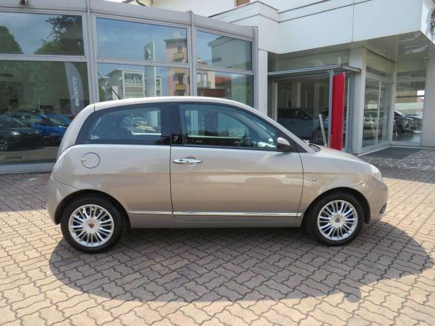Lancia Ypsilon 1.2 8v 60cv Oro ( 5 posti ) - Foto 2