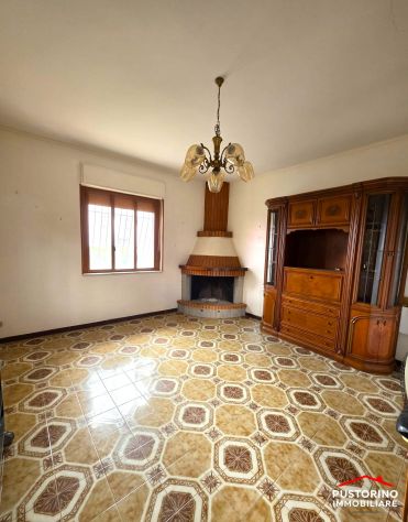 Saline Joniche - Indipendente su 2 livelli oltre terrazza, cortile e terreno - Foto 3