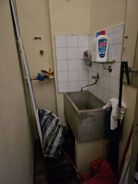 negozio in via fabio severo, con presunta fattibilità di garage - Foto 3