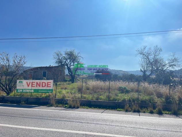 TERRENO CON ACCATASTAMENTI RURALI - Foto 2