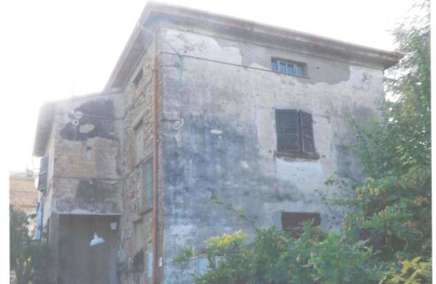 Immobile in asta di 136 m² con più di 5 locali e box auto in vendita a Castell'Arquato - Foto 2
