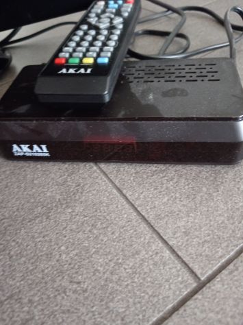Televisore Telefunken 32 pollici compreso di decoder e telecomandi - Foto 2