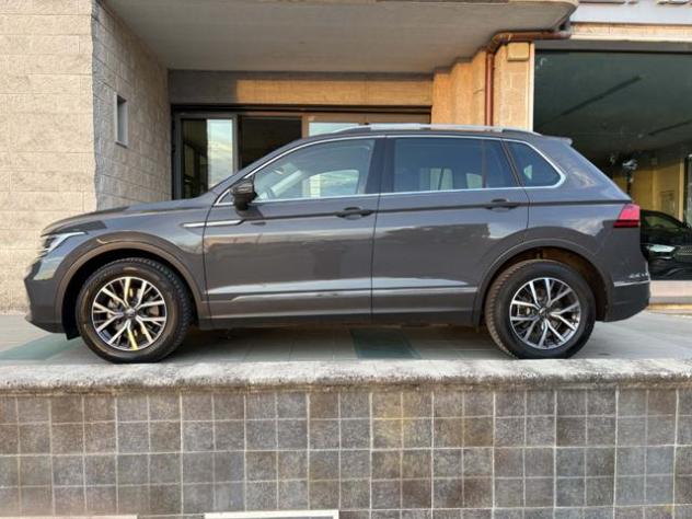 VOLKSWAGEN Tiguan 2.0 TDI 150 CV SCR DSG Life rif. 23823864 - Foto 8