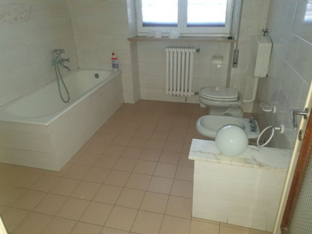 APPARTAMENTO CON INGRESSO INDIPENDENTE AL PIANO RIALZATO - Foto 7