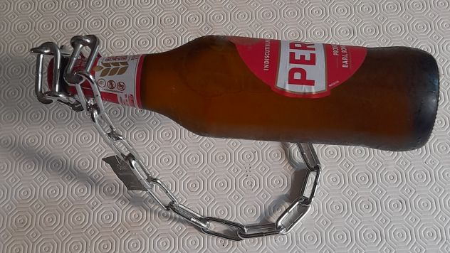 Portabottiglie chain in metallo a forma di catena