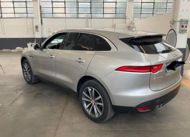 Jaguar F-Pace 2.0 D 180 CV AWD Prestige Catena fatta in Jaguar - Foto 3