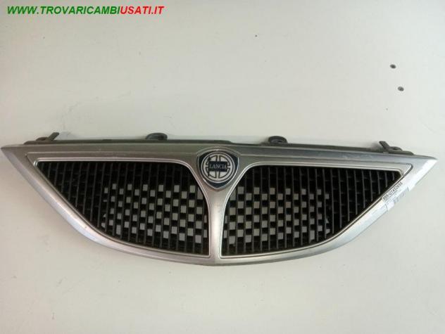 GRIGLIA/STEMMA 999-U1452655 Carrozzeria  Lamierati esterni  Paraurti  Griglia radiat LANCIA - Y - 1996  2004