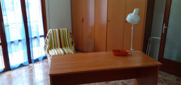 offro posto letto in stanza doppia per studenti universitari non fumatori - Foto 2
