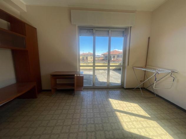 cst500 - ampio trilocale tutto balconato, box cantina e posto auto-- solo 750 € inclusi riscaldamento acqua e spese condominiali - Foto 8