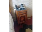 Comodino in legno fatto a mano