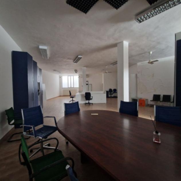 Immobile di 400 m² con più di 5 locali in vendita a Lainate - Foto 19