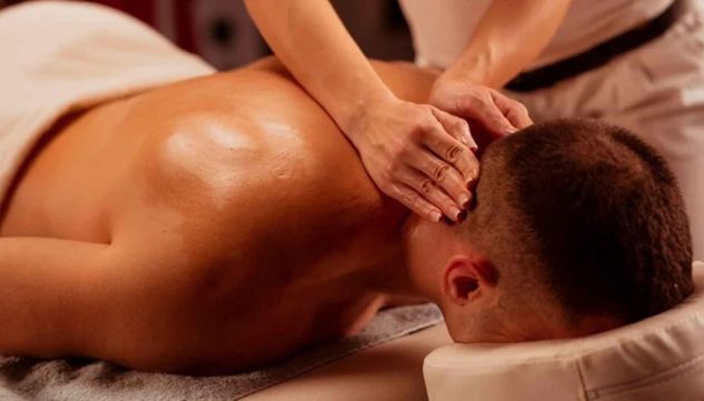 SANDRA BRAVA MASSAGGIATRICE PER RELAX E MOMENTI INDIMENTICABILI! - Foto 3 Tel:3533166212