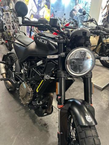 HUSQVARNA Svartpilen 401 svartpilen 401 A2 rif. 23958062